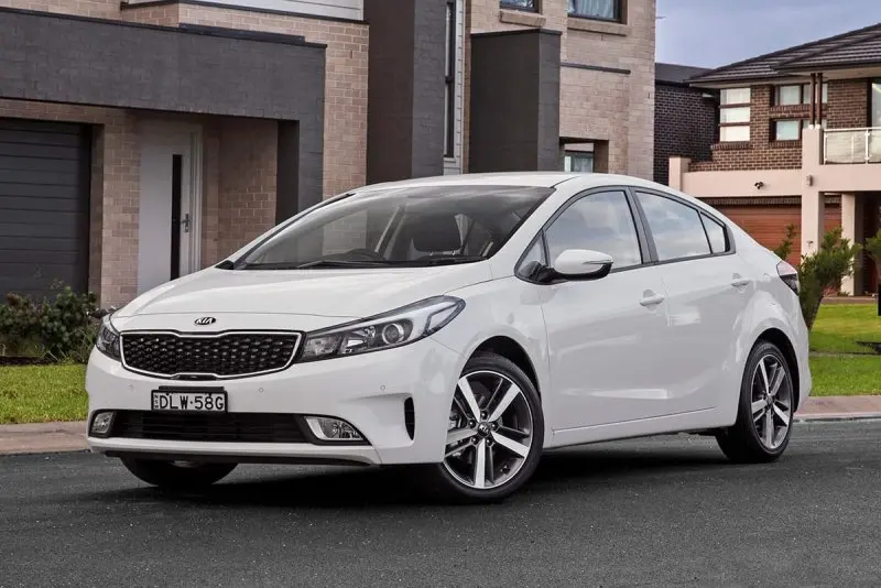 Hình ảnh xe Kia Cerato màu sắc sống động 12