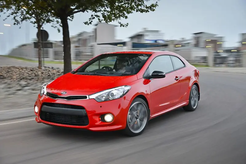 Hình ảnh xe Kia Cerato màu sắc sống động 22