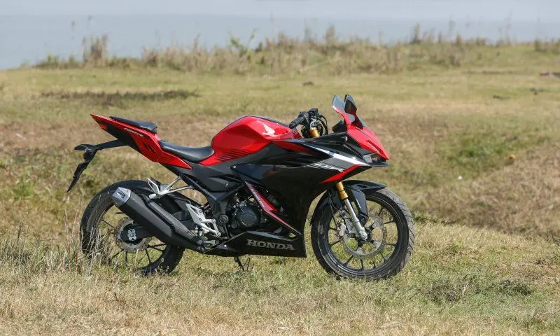 Honda CBR150R 29