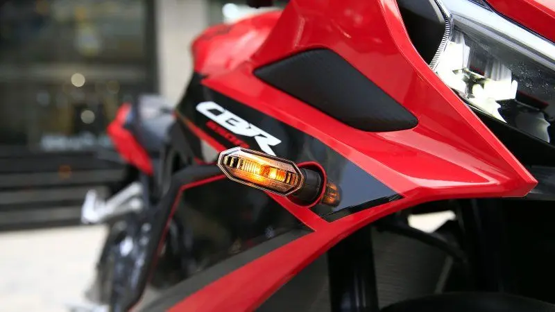 Honda CBR650R 35