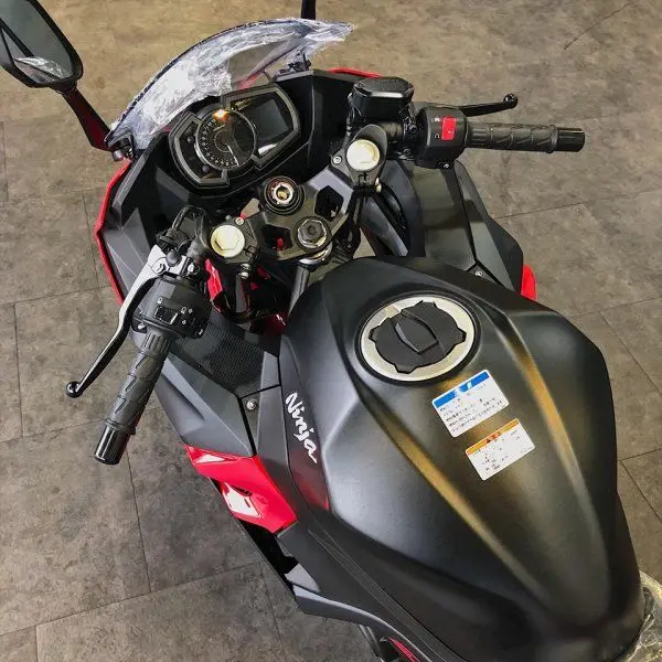 Kawasaki Ninja 250 23