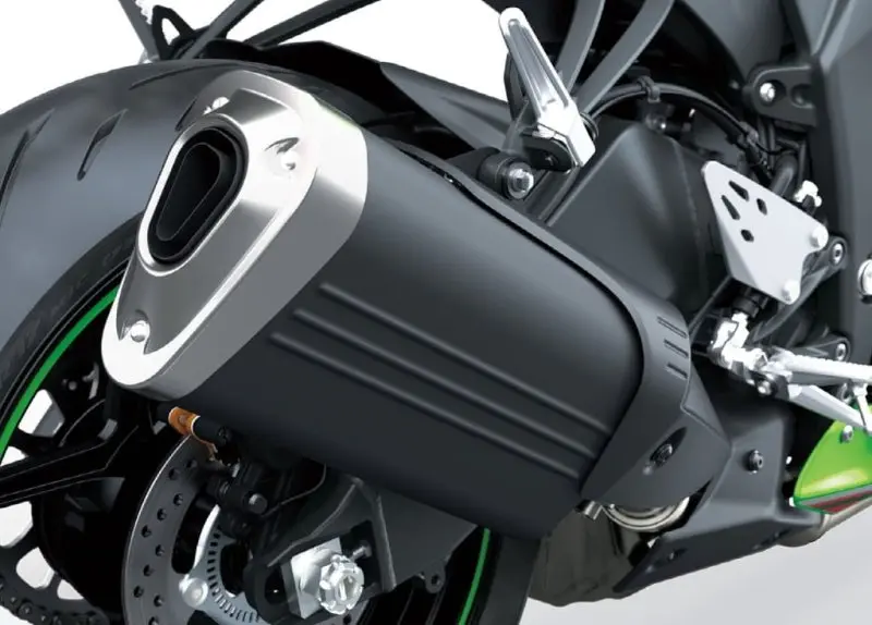 Kawasaki Ninja ZX-6R 45