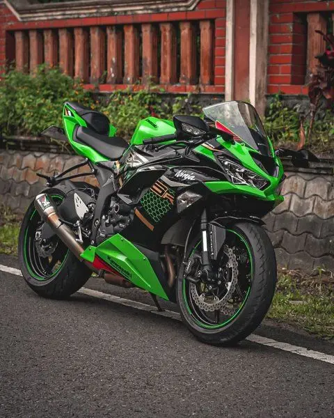 Kawasaki Ninja ZX-6R 8