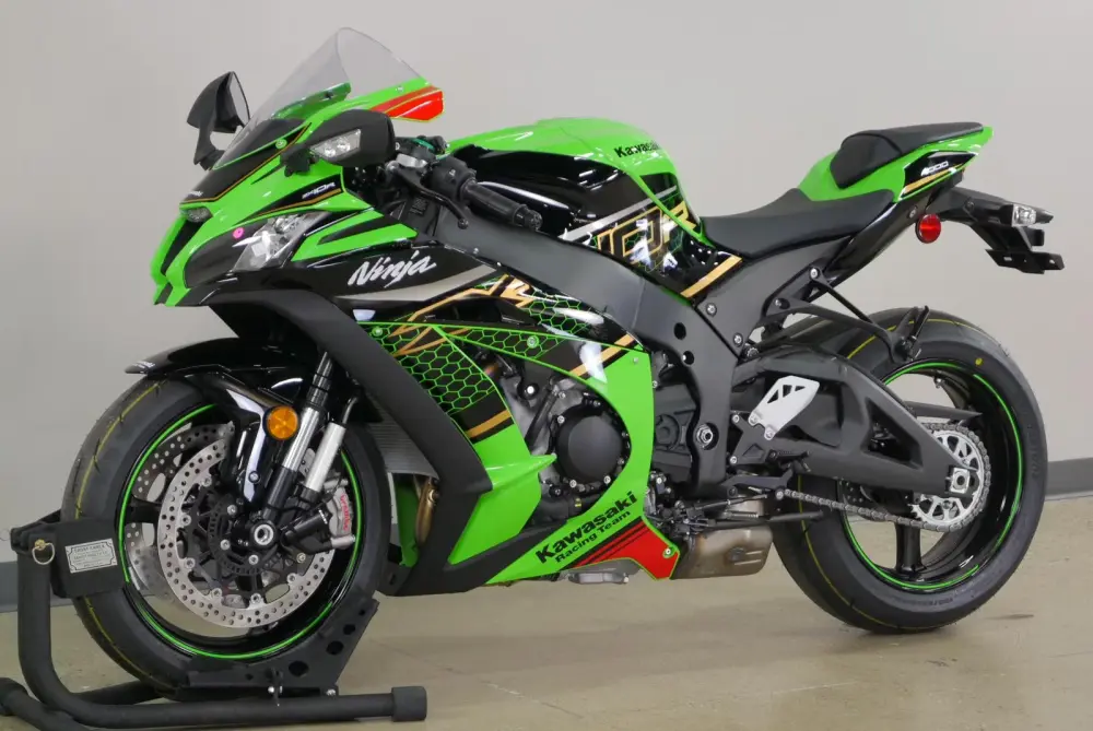 Kawasaki Ninja ZX10-R 1