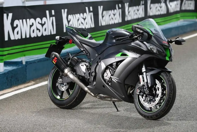 Kawasaki Ninja ZX10-R 28