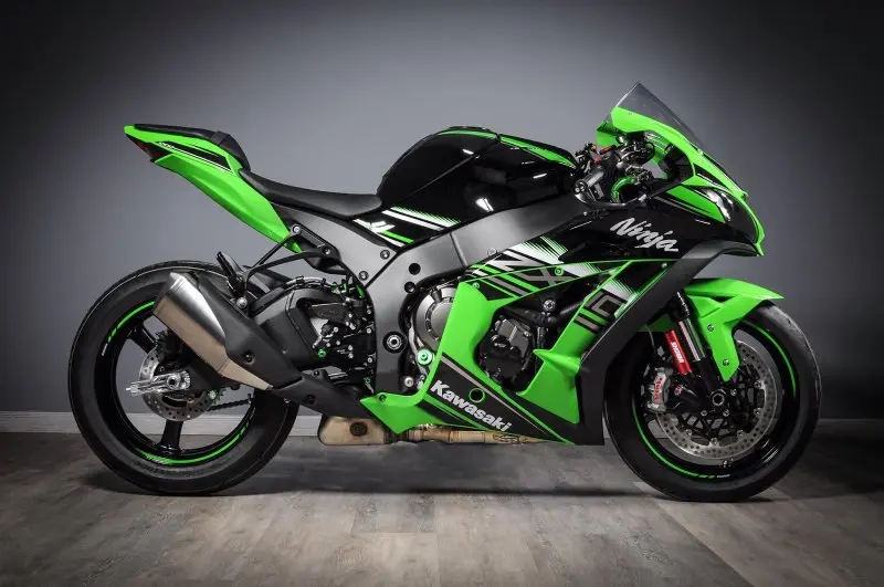 Kawasaki Ninja ZX10-R 31