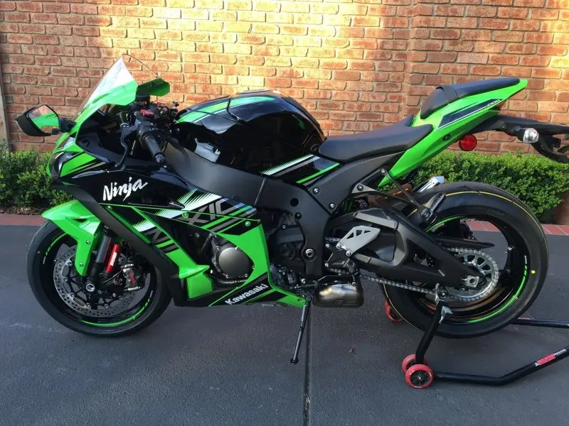 Kawasaki Ninja ZX10-R 33