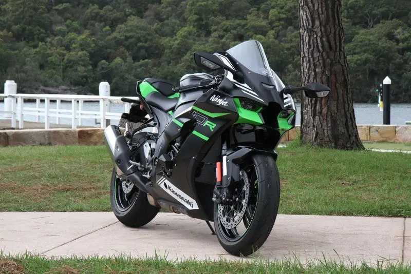 Kawasaki Ninja ZX10-R 44
