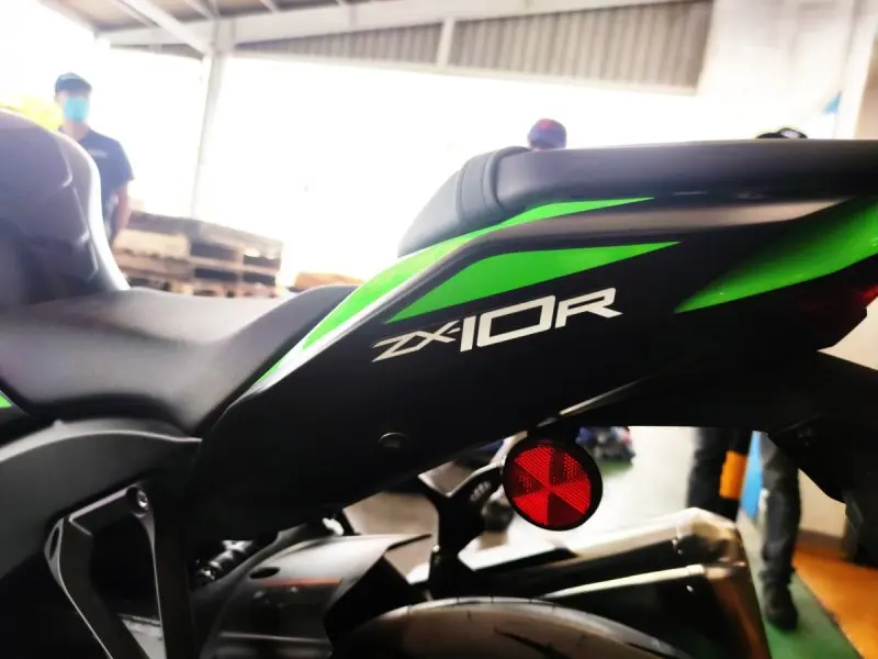 Kawasaki Ninja ZX10-R 4