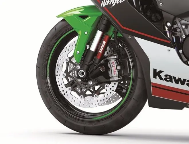 Kawasaki Ninja ZX10-R 25