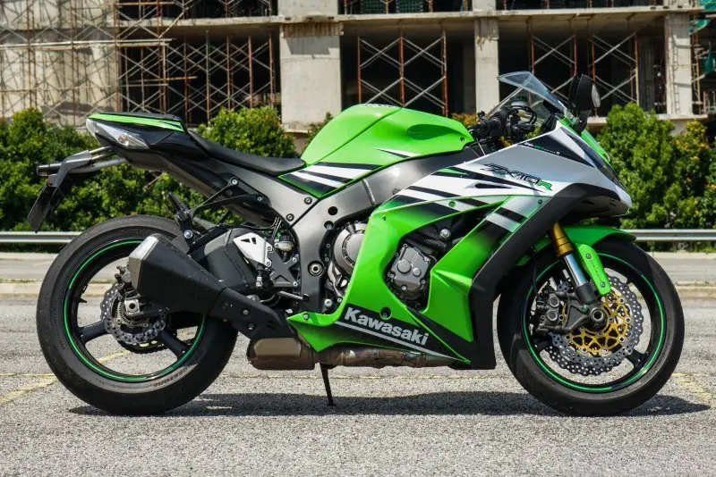 Kawasaki Ninja ZX10-R 13