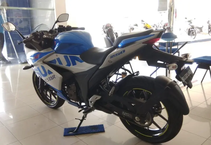 Ảnh xe Suzuki Gixxer SF 250 từ nhiều góc độ 8