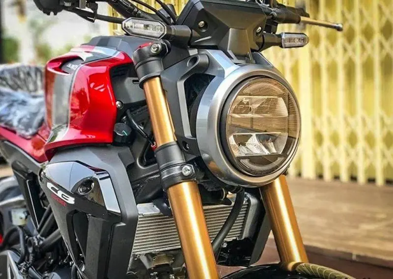 Honda CB150R 43