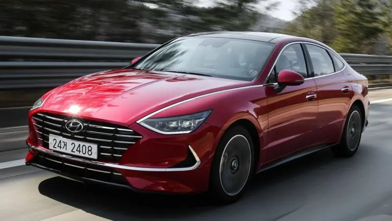 Thiết kế ngoại thất sang trọng của xe Hyundai Sonata 26