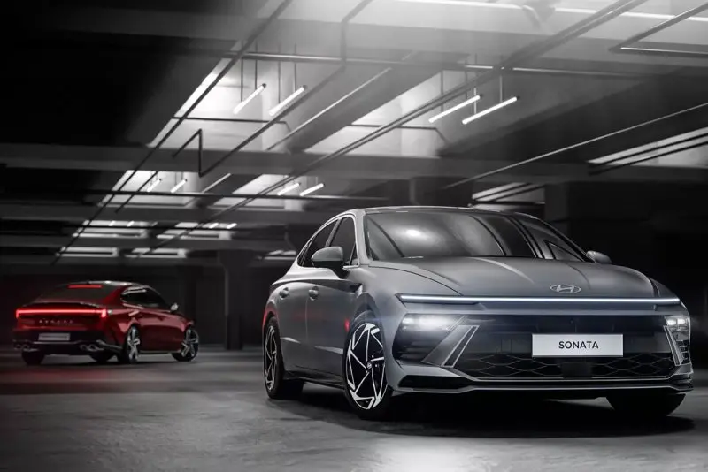 Thiết kế ngoại thất sang trọng của xe Hyundai Sonata 28
