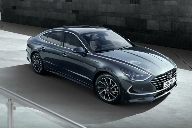 Thiết kế ngoại thất sang trọng của xe Hyundai Sonata 35