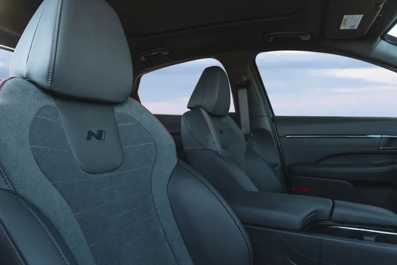 Ngắm nhìn chi tiết nội thất của dòng xe Hyundai Sonata 13