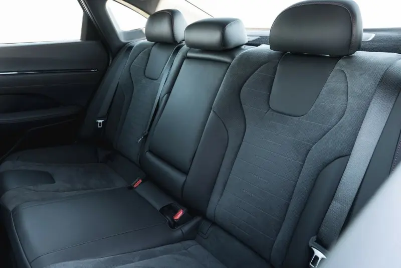 Ngắm nhìn chi tiết nội thất của dòng xe Hyundai Sonata 14