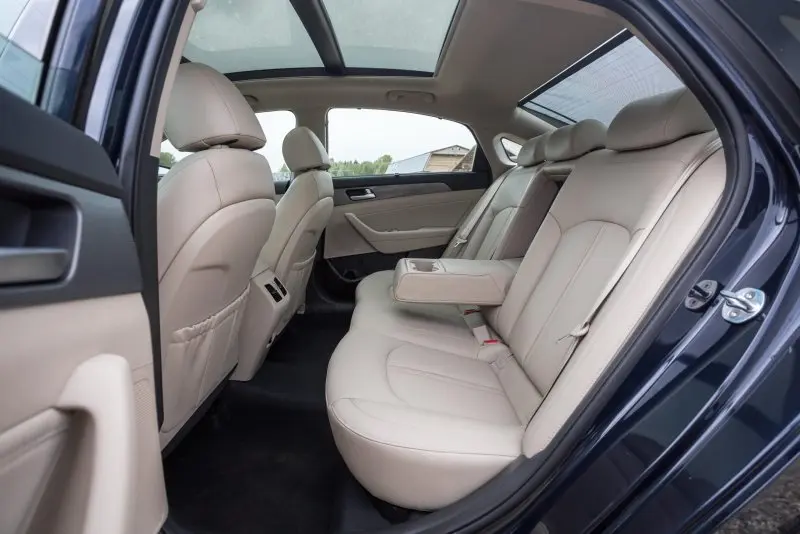 Ngắm nhìn chi tiết nội thất của dòng xe Hyundai Sonata 23