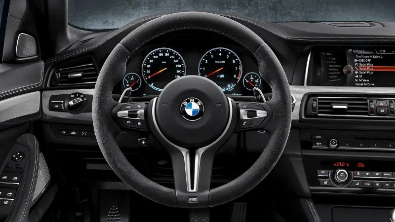 Hình nền BMW 528i cực đẹp dành cho máy tính 5