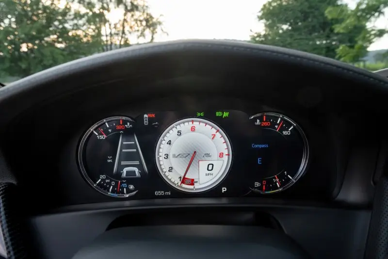 Bộ sưu tập ảnh xe Cadillac CT4-V từ mọi góc độ 7