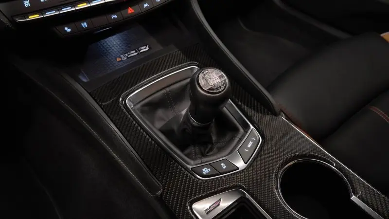 Bộ sưu tập ảnh xe Cadillac CT4-V từ mọi góc độ 13