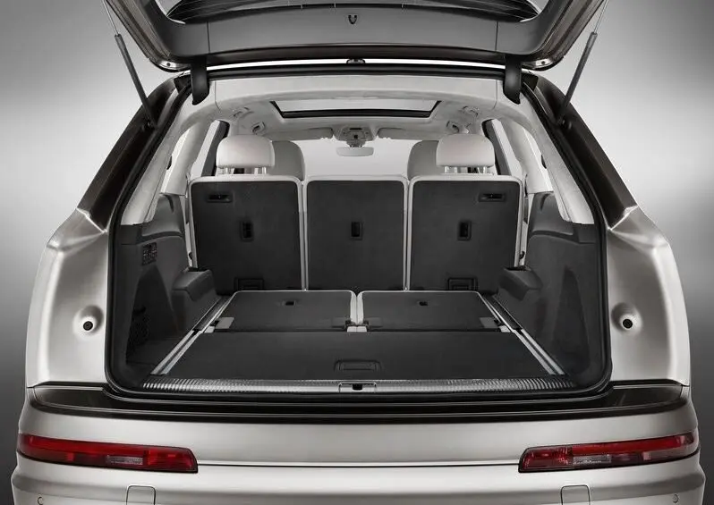 Chi tiết hình ảnh xe Audi Q7 từ mọi góc 16
