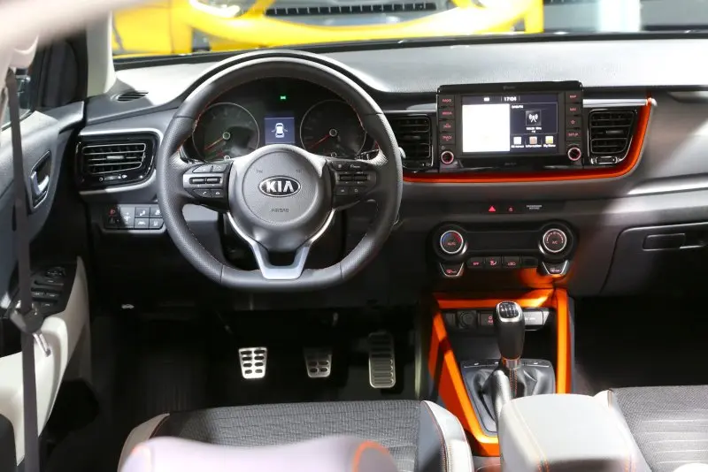 Ảnh xe Kia Stonic chi tiết từng góc cạnh 14