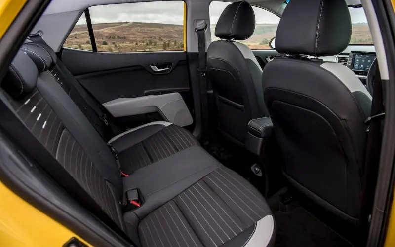 Ảnh xe Kia Stonic chi tiết từng góc cạnh 15