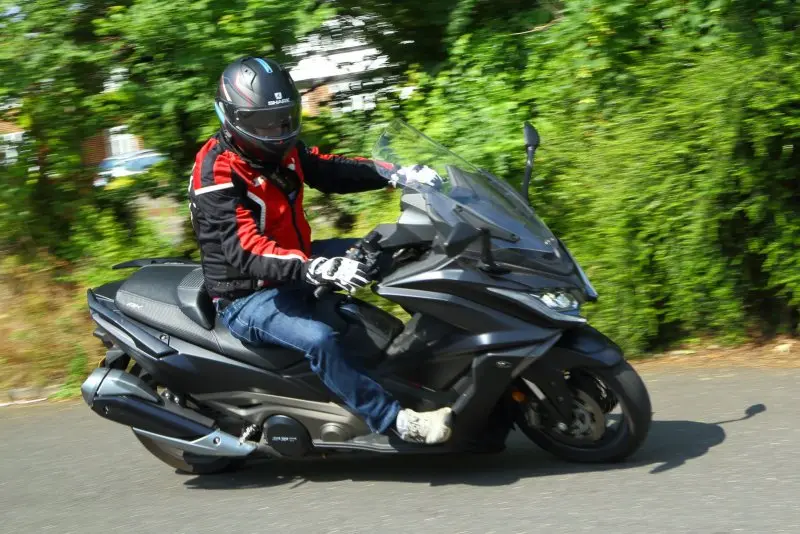 Kymco AK 550 27