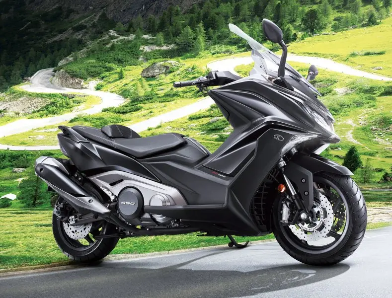 Kymco AK 550 31