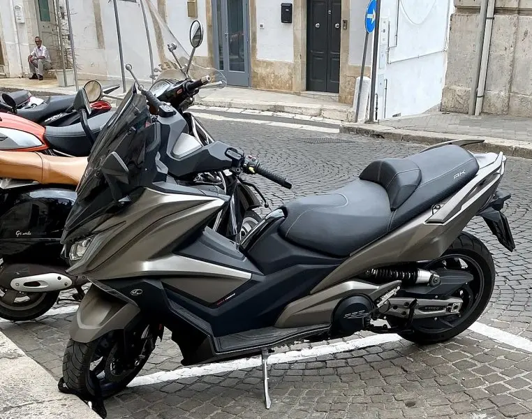 Kymco AK 550 37