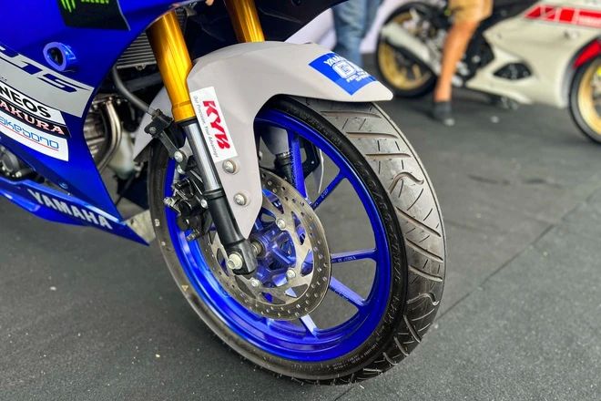Ảnh chi tiết xe Yamaha YZF R15 5