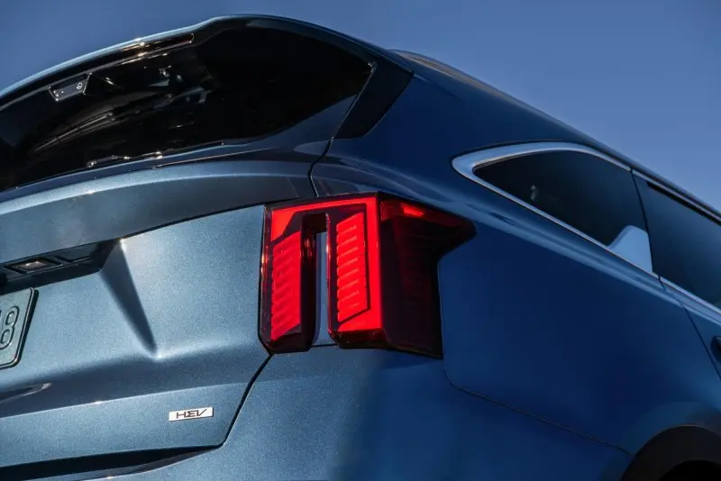 Ảnh chi tiết xe Kia Sorento mọi góc cạnh 6