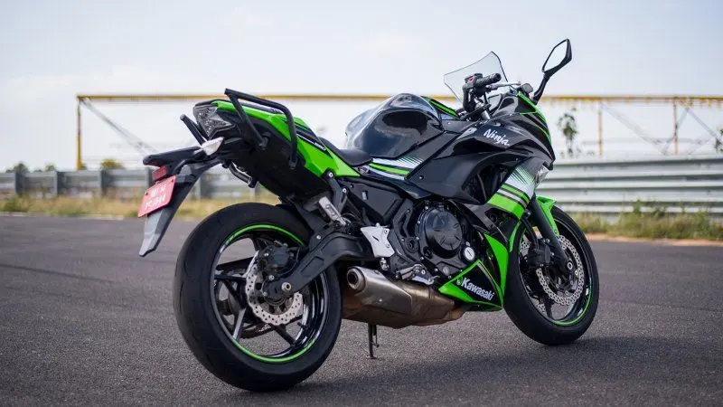 Kawasaki Ninja 650 14