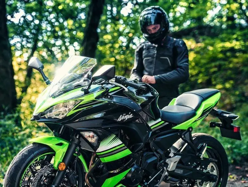 Kawasaki Ninja 650 3