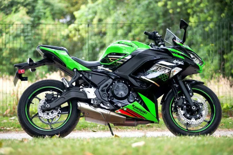 Kawasaki Ninja 650 38
