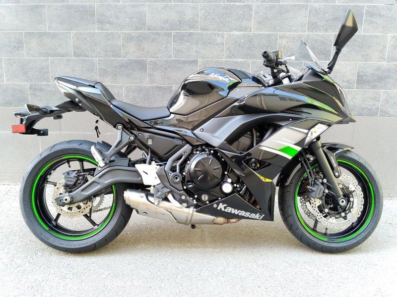 Kawasaki Ninja 650 4