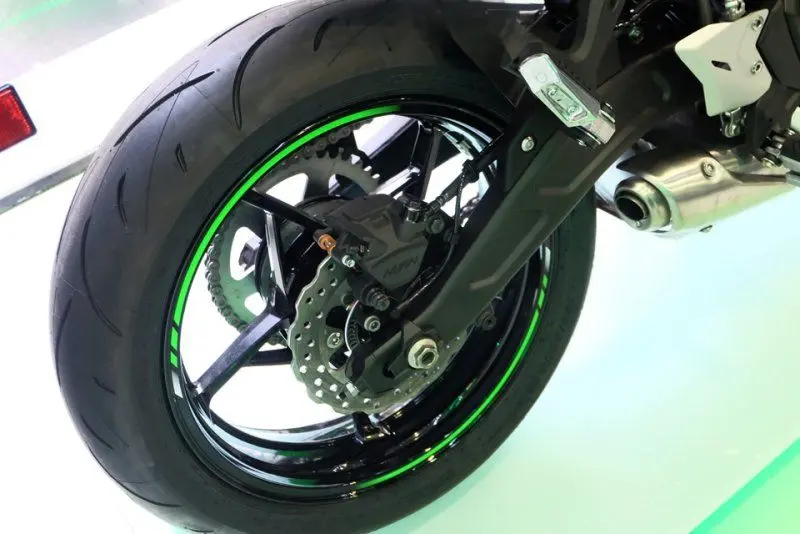 Kawasaki Ninja 650 24