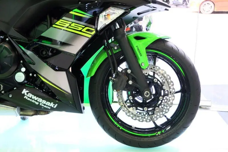 Kawasaki Ninja 650 25