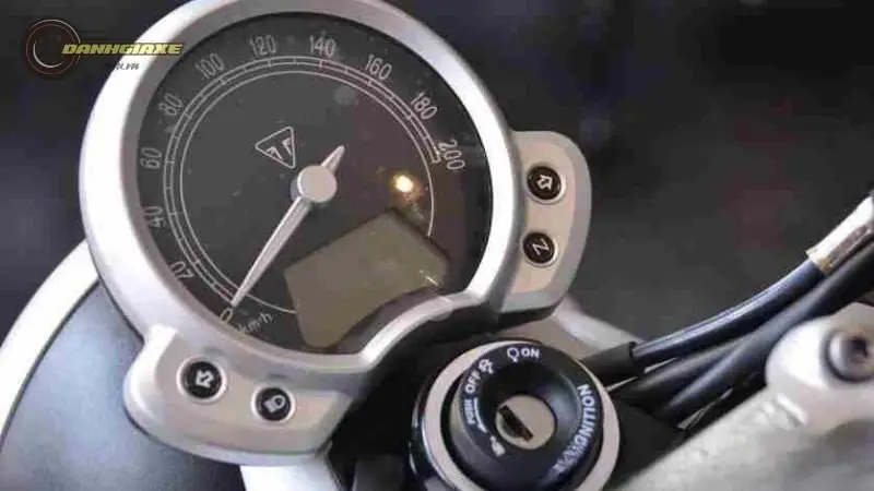 Triumph Street Twin 4