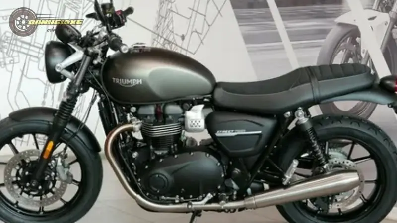 Triumph Street Twin 9