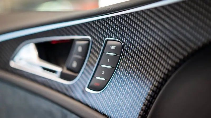 Ảnh xe Audi RS6 đẹp từ mọi góc độ 19