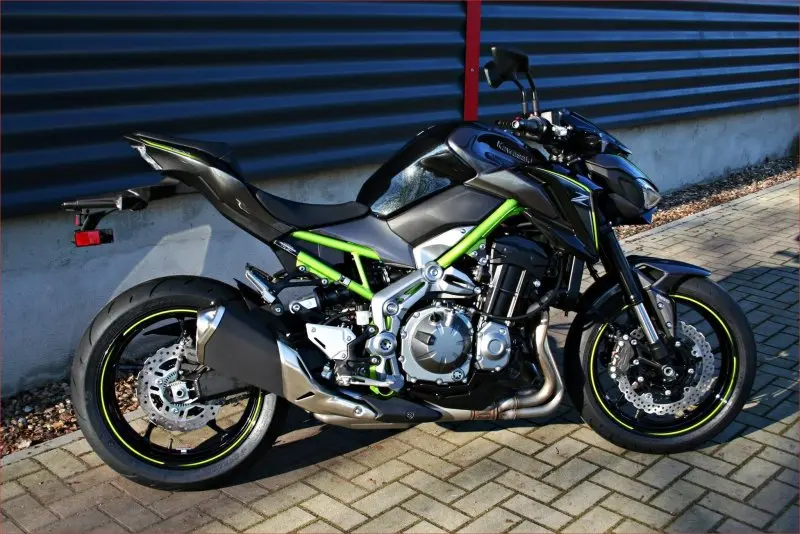 Kawasaki Z900 17