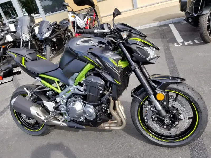 Kawasaki Z900 23