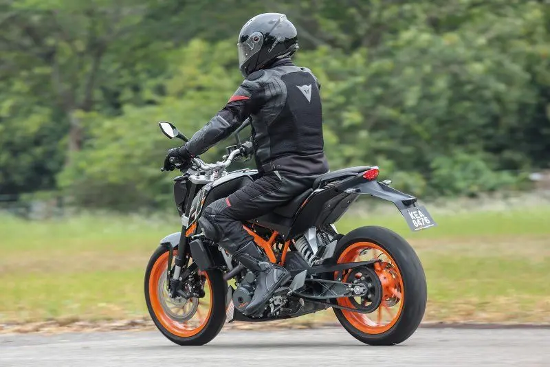 KTM RC 390 37