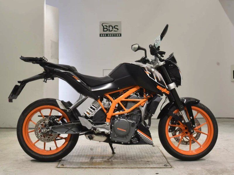 KTM RC 390 8