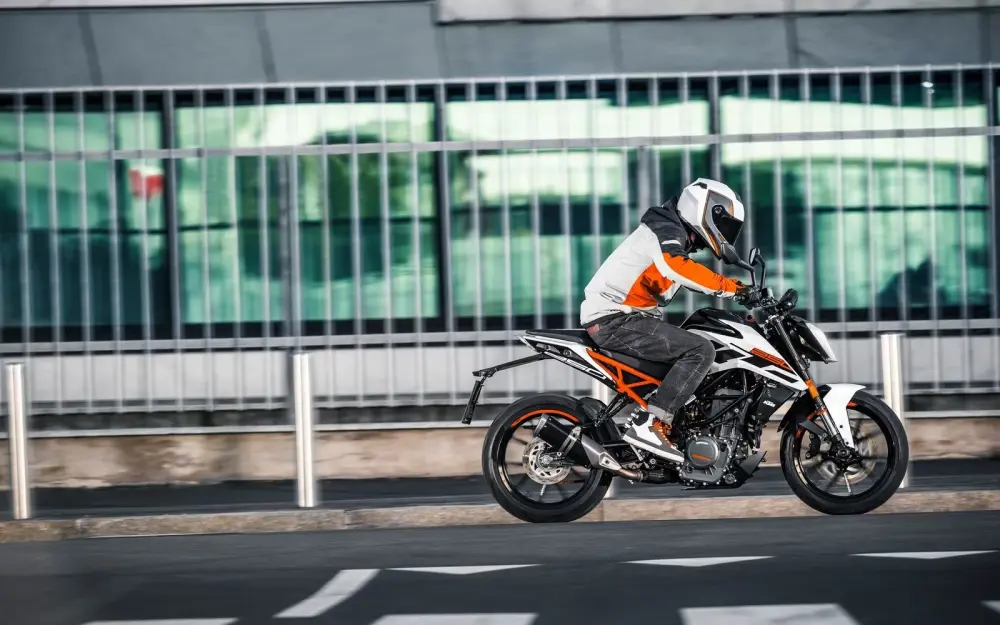 KTM RC 390 9
