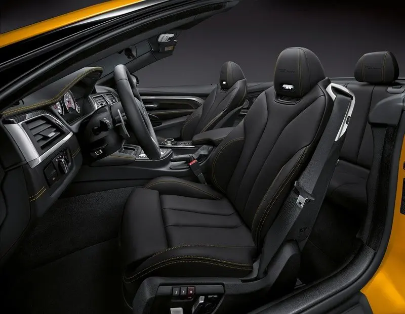 Nội thất sang trọng của xe BMW M4 8