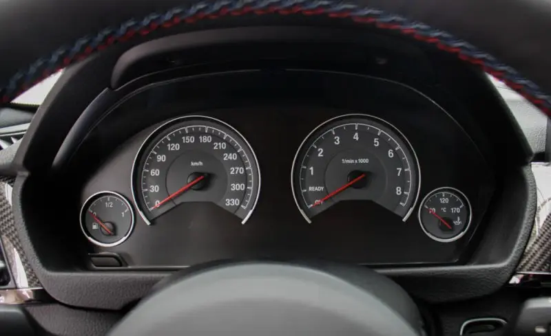 Nội thất sang trọng của xe BMW M4 13